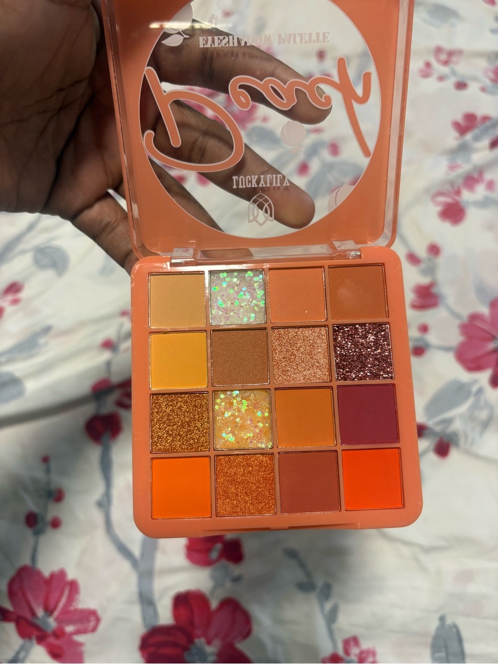Peach Glow 16-Color Eyeshadow Palette - Warm Orange & Gold Tones